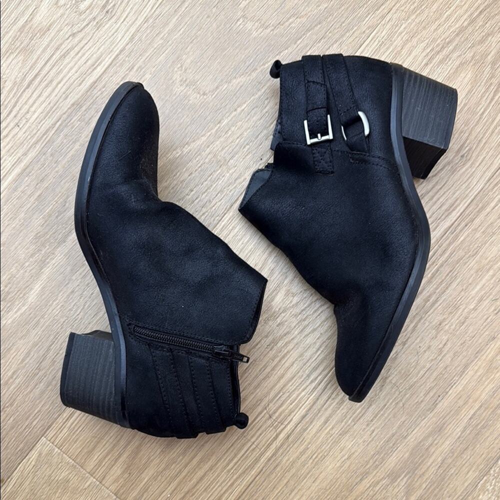 Rialto Black Faux Suede Ankle Boots Size 8.5